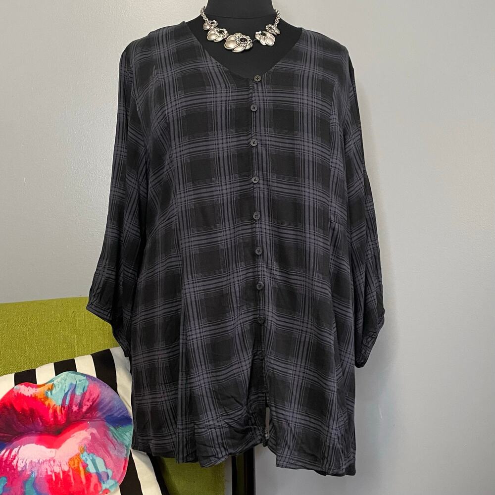 Torrid Gray Black Plaid Fit and Flare Slub Button Up Top NEW 4